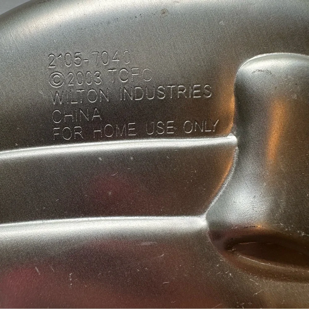 Wilton Vintage Strawberry Shortcake Character Cake Pan 2003 Approx 12”x11”x2”